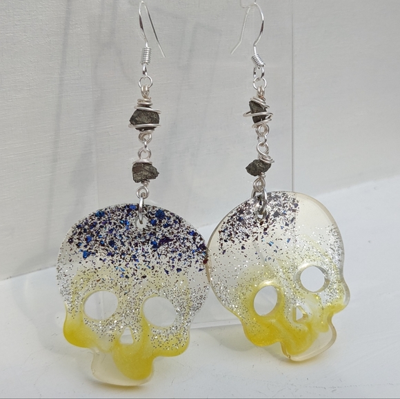 Pyrite Good Fortune Crystals Skull Earrings Handmade Gold Resin Lightweight - Picture 6 of 7